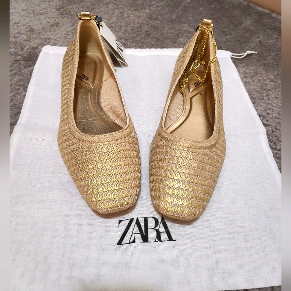 Zara golden flats size 39 (8.5 US)